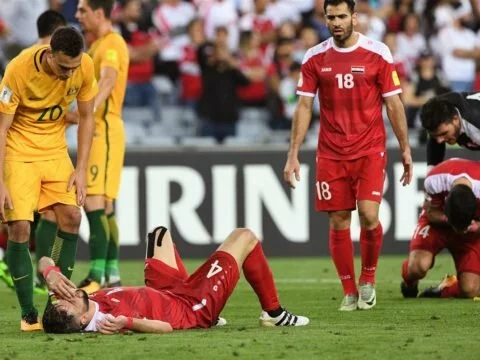 La déception des joueurs Syriens au coup de sifflet final du match retour contre l'Australie